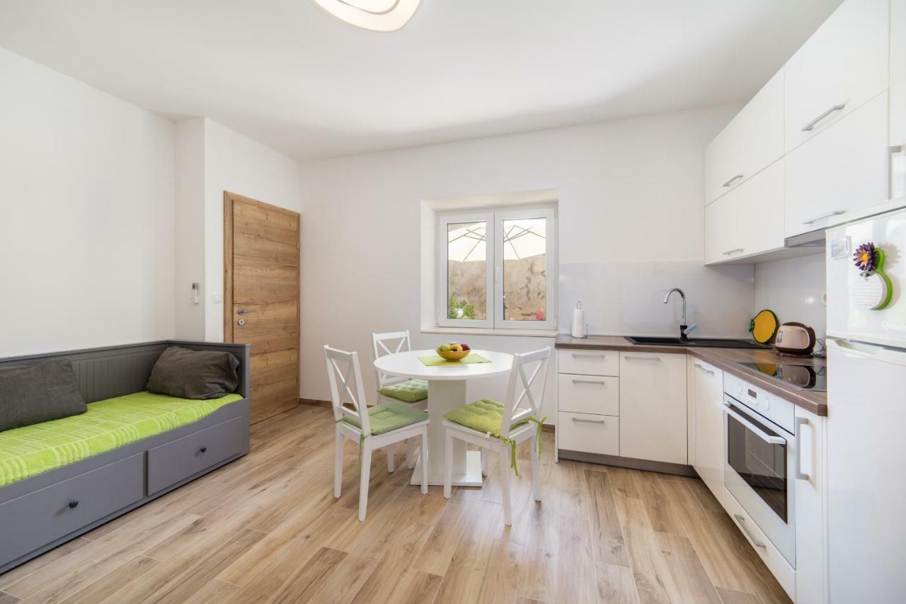 Apartmani Ujdur Gradac  Luaran gambar